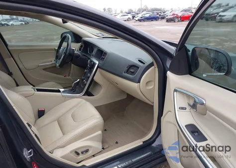 2014 Volvo S60 T5 из США, поврежденный, VIN YV1612FS0E2274705